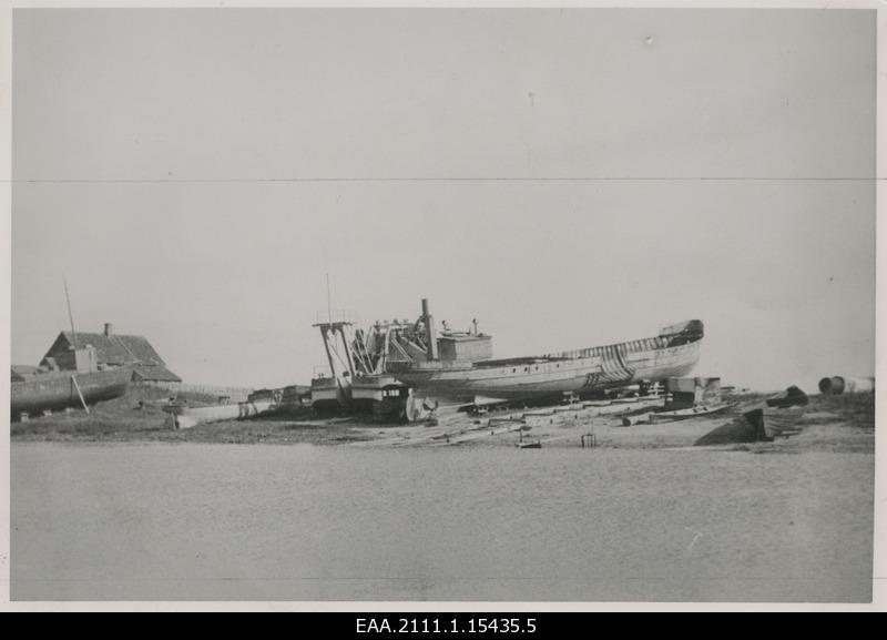 View of the "ship cemetery" in Annemõisa's luxury