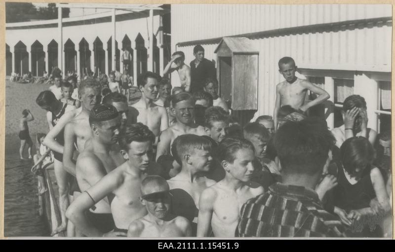 Swimers in the Tartu swimming pool