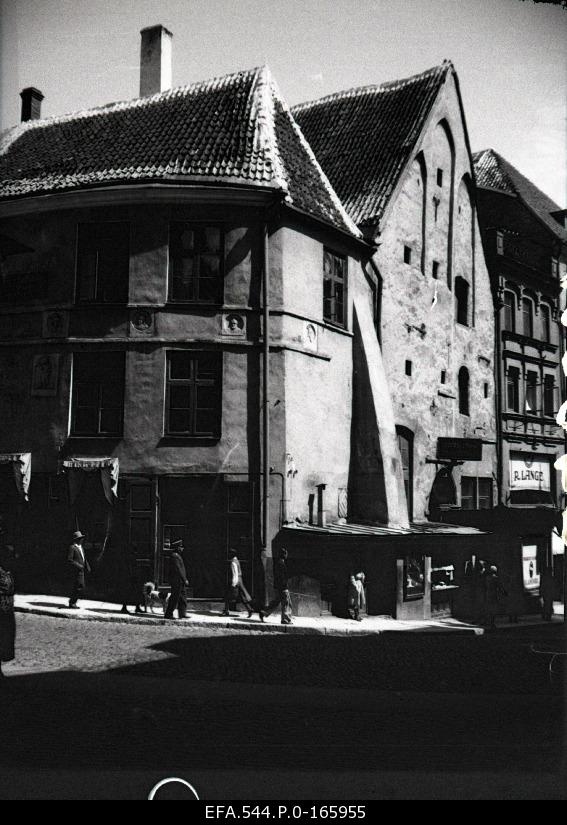 The neck of the old market.