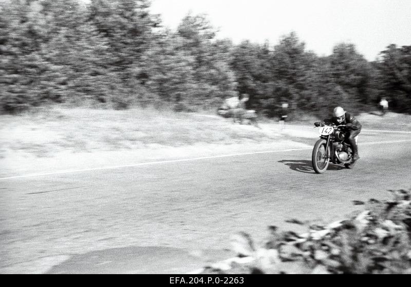 The Soviet Union's 1949 motto sports competitions in Tallinn. Helju Nail Mountain on the ride.