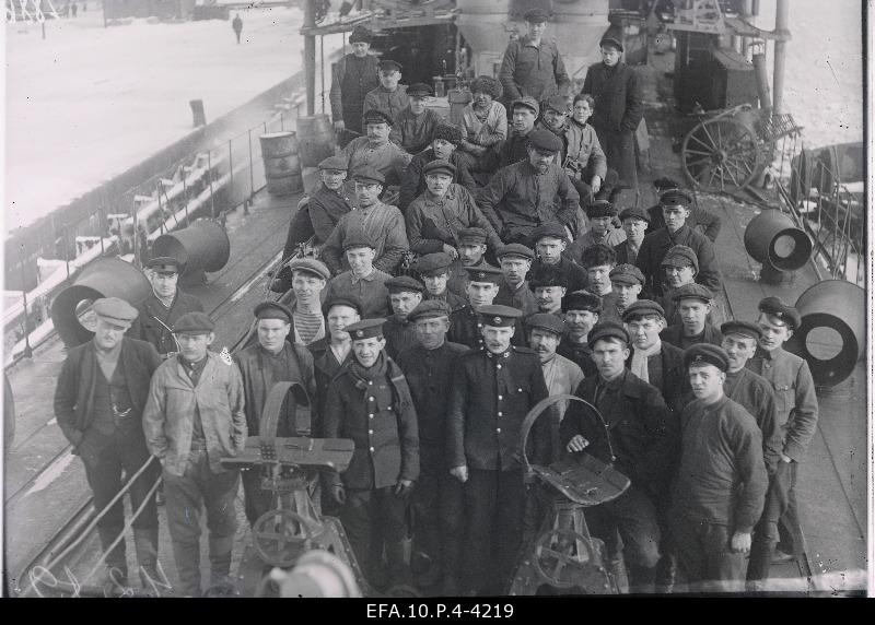 Team of the warship Vambola in the port of Tallinn.