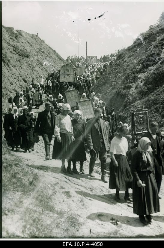 Believer train to the Petser Colossary.