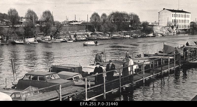 The boat port of Tartu water sportsmen and trawlers in Emajõel.