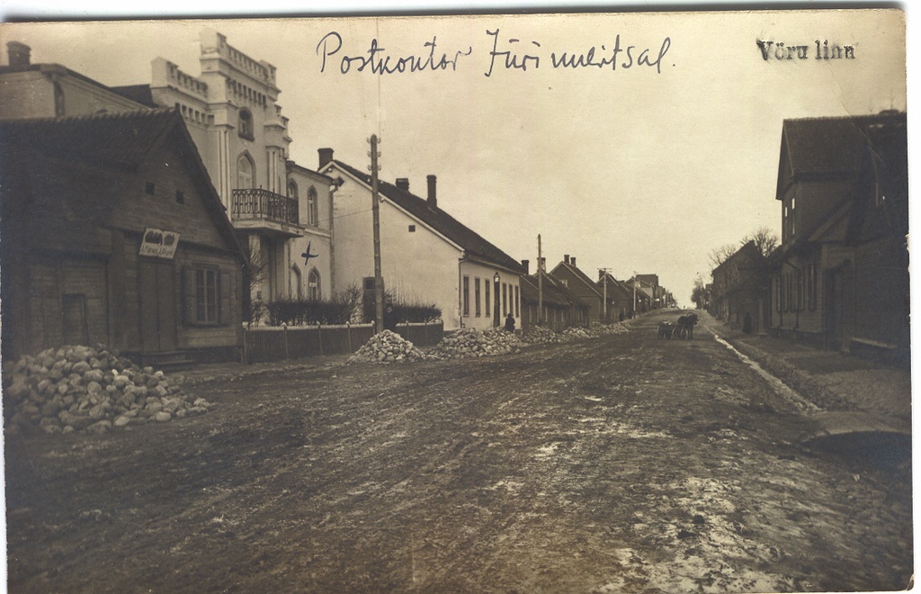 Postkaart. Võru postkontori hoone Jüri tn. 1920. nd. a.