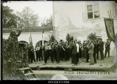 Kiltsi Song Day in Kiltsi Manor.  similar photo