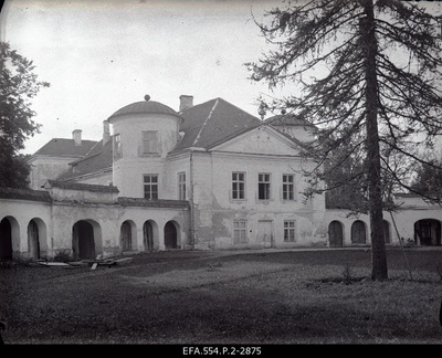 Kiltsi school, former Kiltsi manor monastery house. Vao vald.  similar photo