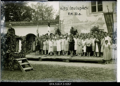 Kiltsi Song Day in Kiltsi Manor.  similar photo
