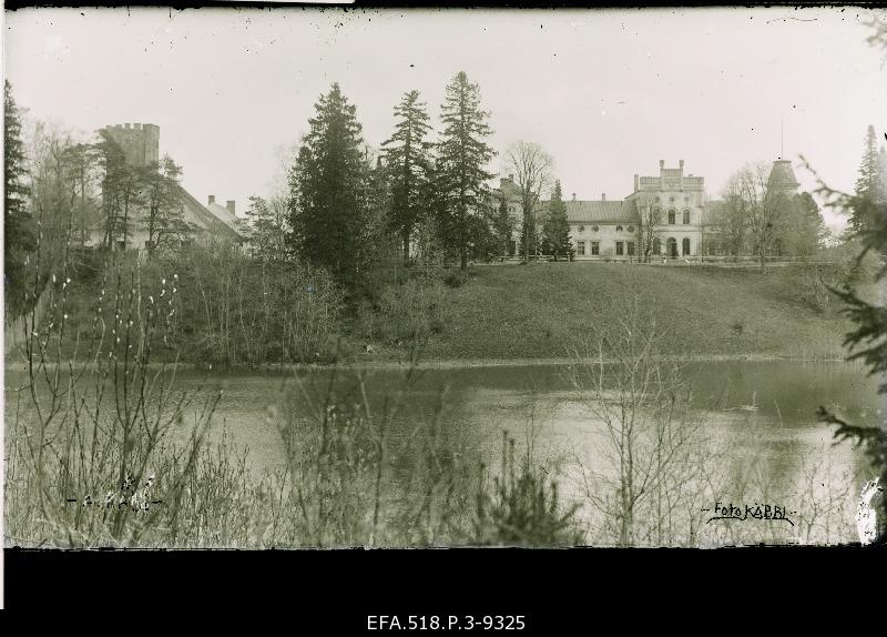 View of the school of the Kurdishes of Porkuni (former manor building).