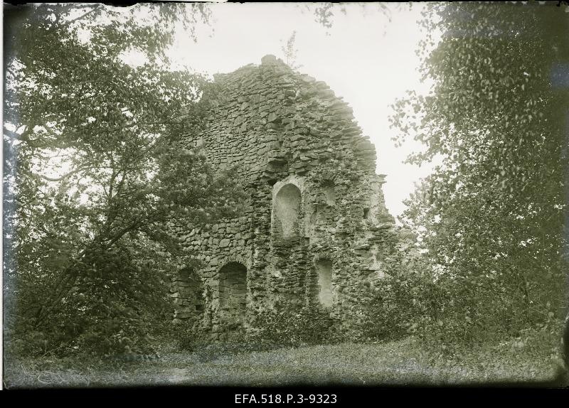 The ruins of the Porkuni bishopric.