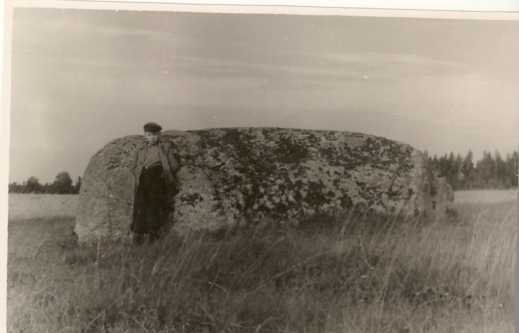 Uku stone in Lasinurme village