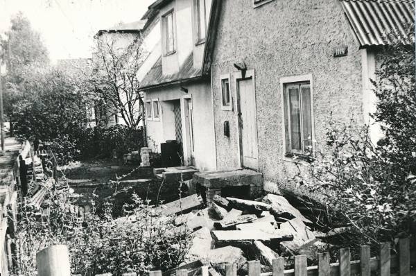Leegi t: eramajad. Tartu, 1981.