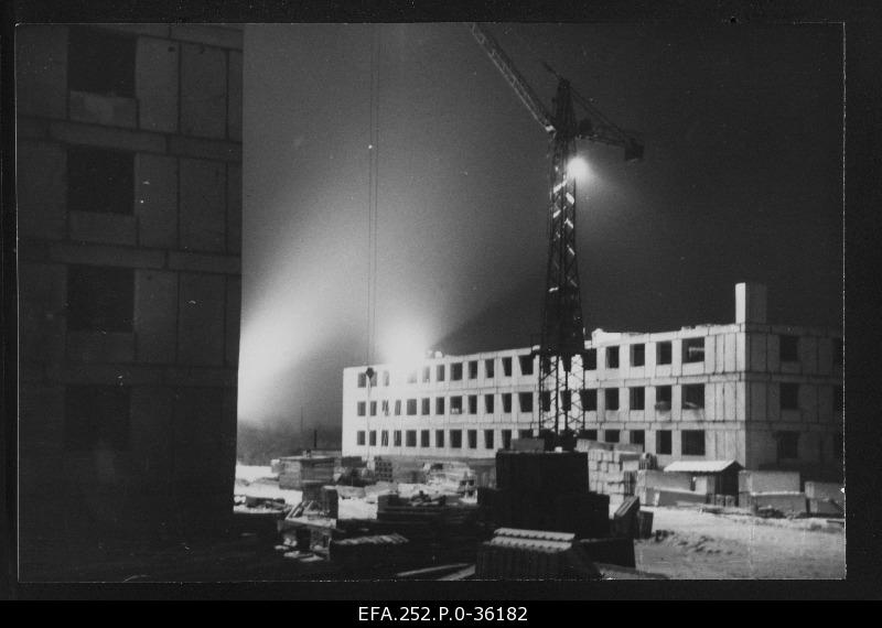 The building is built by the building government no. 6 h. Crues brigade.