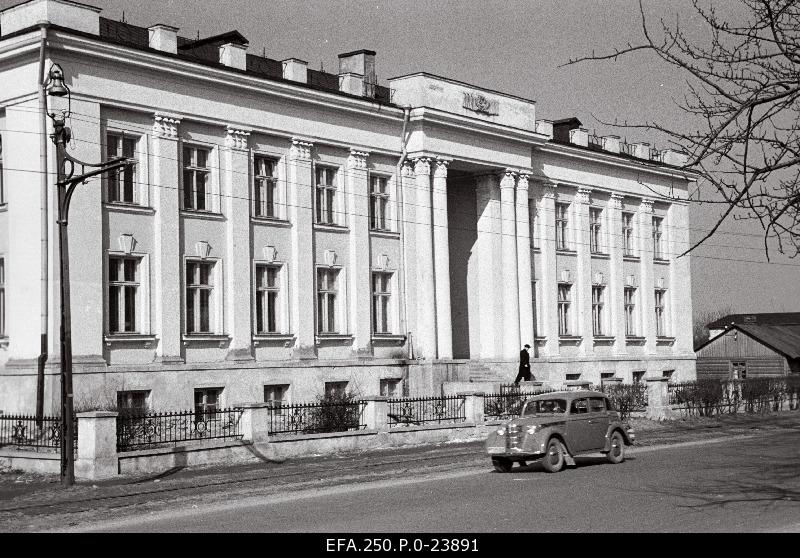 Building on Narva highway in Tallinn.