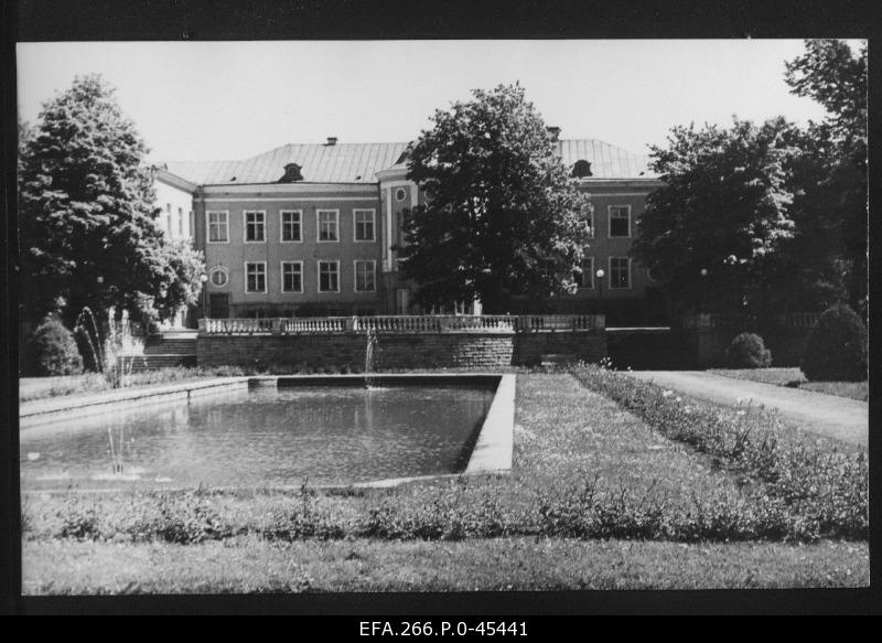 View of the Presidium building of the Supreme Soviet of Estonia in Kadriorg.