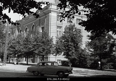 Building Estonia puiestee no. 8, which worked in the basement in 1921-1924. Revolutionary labour organizations - so-called. Workers' Kelder.  similar photo