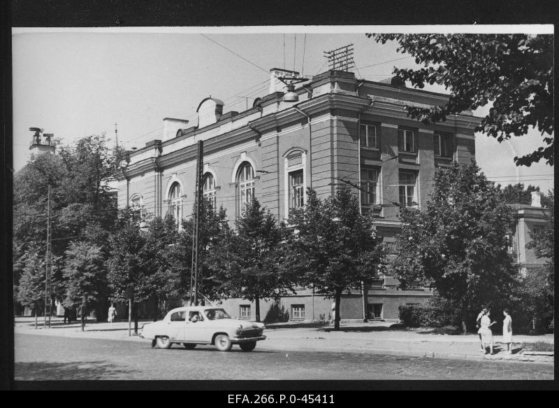 Building Estonia puiestee no. 8, which worked in the basement in 1921-1924. Revolutionary labour organizations - so-called. Workers' Kelder.