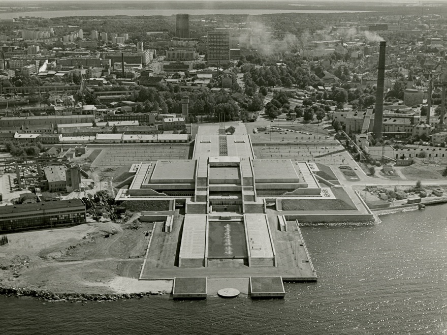 Linnahall, air view by the sea, behind the centre of the city building. Architects Raine Karp, Riina Altmäe interior architect Ülo Sirp