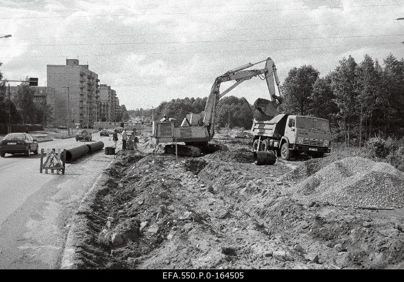 Construction of the Tammsaare road extension.