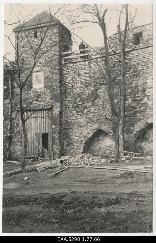 View of the Talli Tower by the city