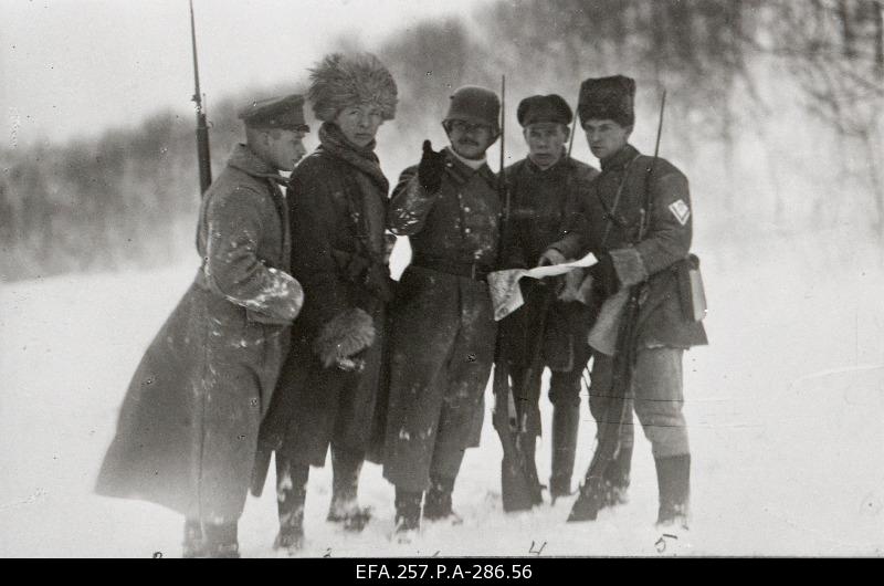 War of Liberty. The leaders of the Kalevite Maleva in the training of the malt in Lasnamäe. From the left: Head of 2nd Street lipstick Otto Tief, Chief of Technical Dish Manager Anton Õunapuu, Chief of Staff Leopold Tõnson, Head of 1st Street lipstick Johan Triumph, Head of Football Team Constantin Pomerants.