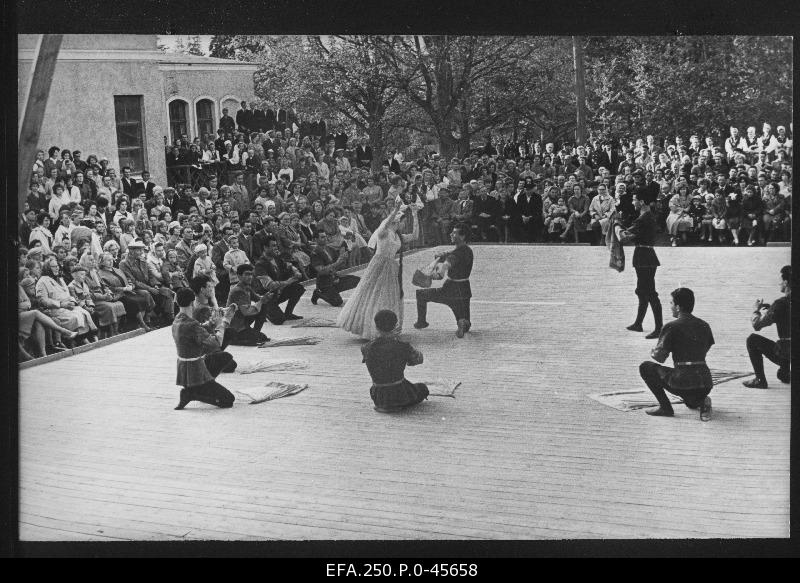 Armenian Art Week. Armenian Soviet National Dance ensemble performing in Kunda.