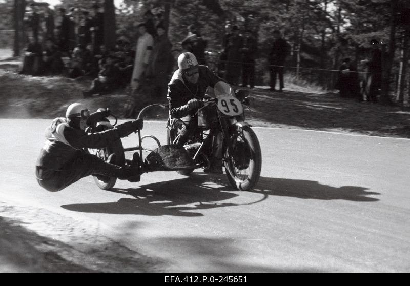ENSV 1953 round-road races. Karl Rinaldo / Viljam Suurkuusk, Club Kalev