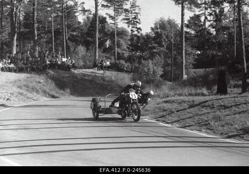 ENSV 1953 round-road races. Karl Rinaldo / Viljam Suurkuusk, Club Kalev