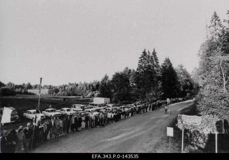 Baltic chain at the Estonian-Latvian border Molotov - Ribbentrop Pact was concluded on the 50th anniversary.
