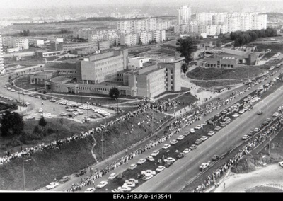 The Baltic chain in Vilnius Molotov - Ribbentrop Pact was signed on the 50th anniversary.  duplicate photo