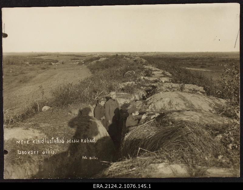 [5. Foot knee] soldiers in secure positions in Isborsk target