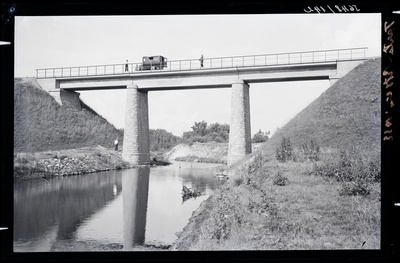 Raudbetoonsild Tartu-Petseri raudteel  similar photo