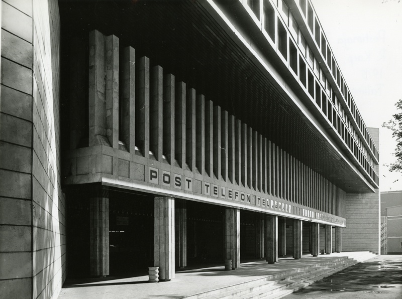Post office, view of the entrance. Architects Raine Karp, Mati Raigna