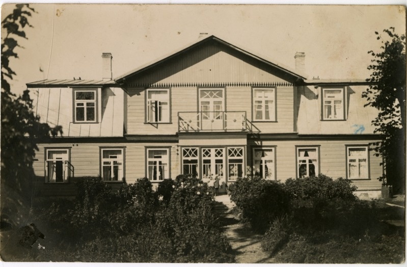 Elumaja Kuressaares Suur-Sadama 35