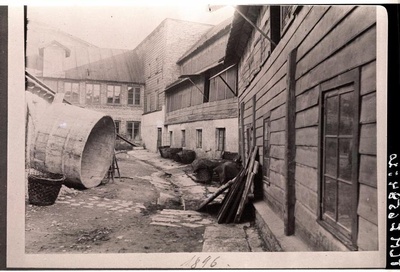 Grünwaldti nahavabriku hoov  duplicate photo