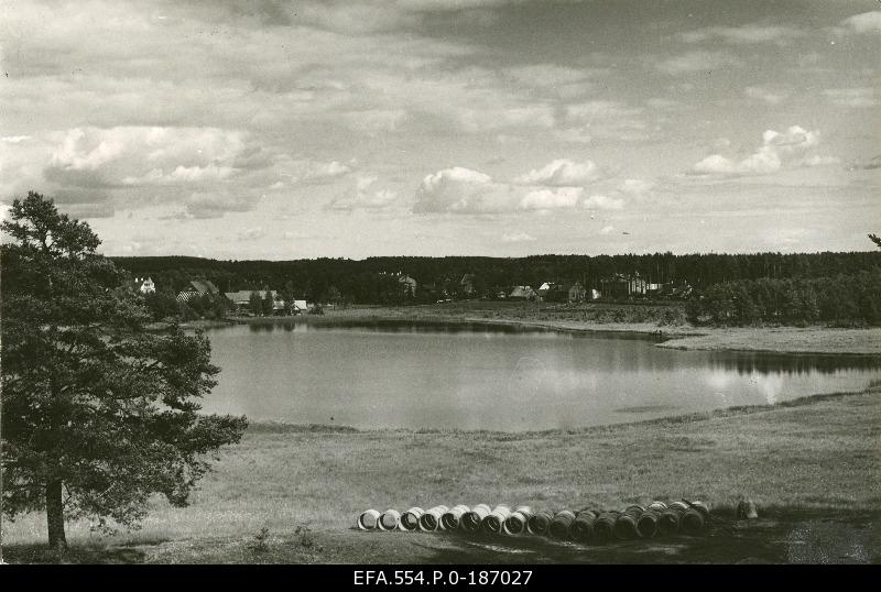 Elva Vaikne lake.