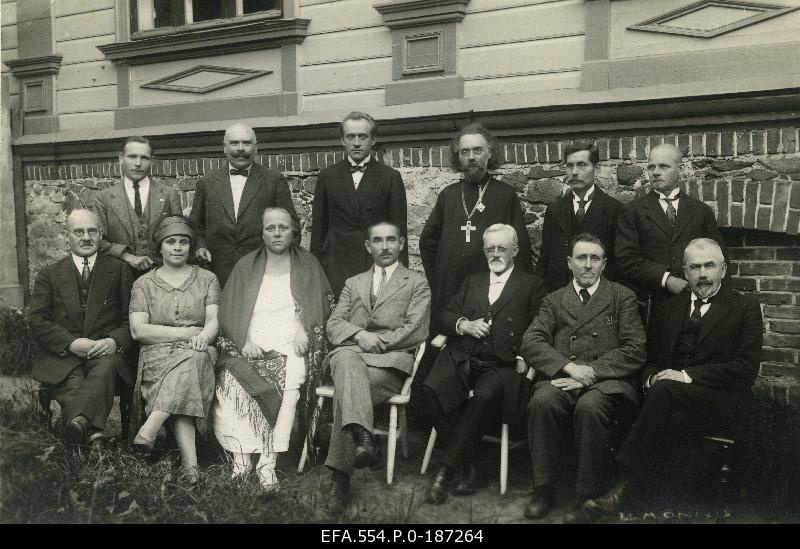 Members of the Board of the Pärnumaa Prison Care Society, committees and revision committee. Sitting: (left) J. Warrikoff, A.Pommer, Jürwetson, J. Matwei, J. Hasselblatt, a. Küng, W. Kentmann; standing: (left) Eduard Raud, J. Peterson, Eduard Nakk, m. Wiik, m. Meresma, h. Tuttas.