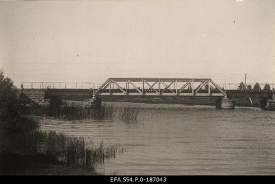 Jõgeva railway bridge on the river Pedja.  duplicate photo
