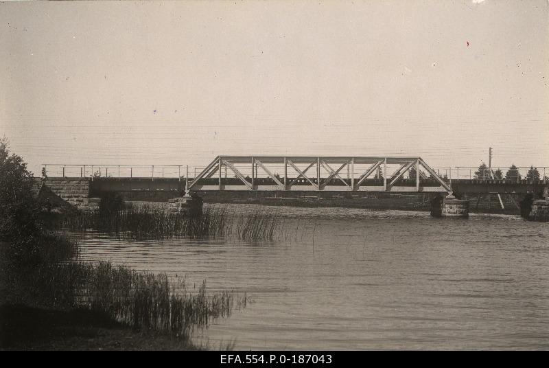 Jõgeva railway bridge on the river Pedja.