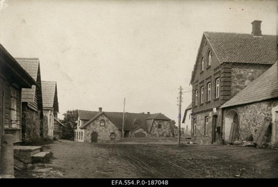 Tartu Street on Kallastel, right post office on the corner of the Church and Tartu Street.  duplicate photo