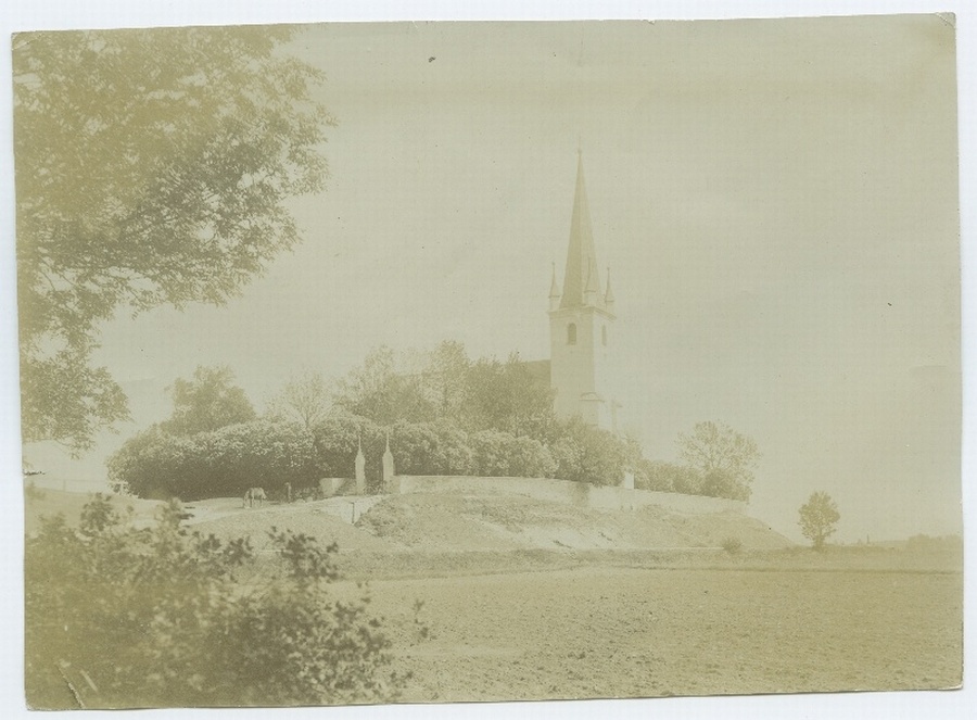 Madise kirik 1901. aastal Harjumaal.