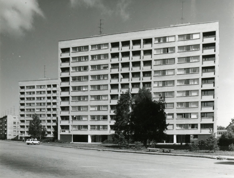 Apartment building on the Mustamäe, a direct view of the residential building behind each other. Architect Raine Karp