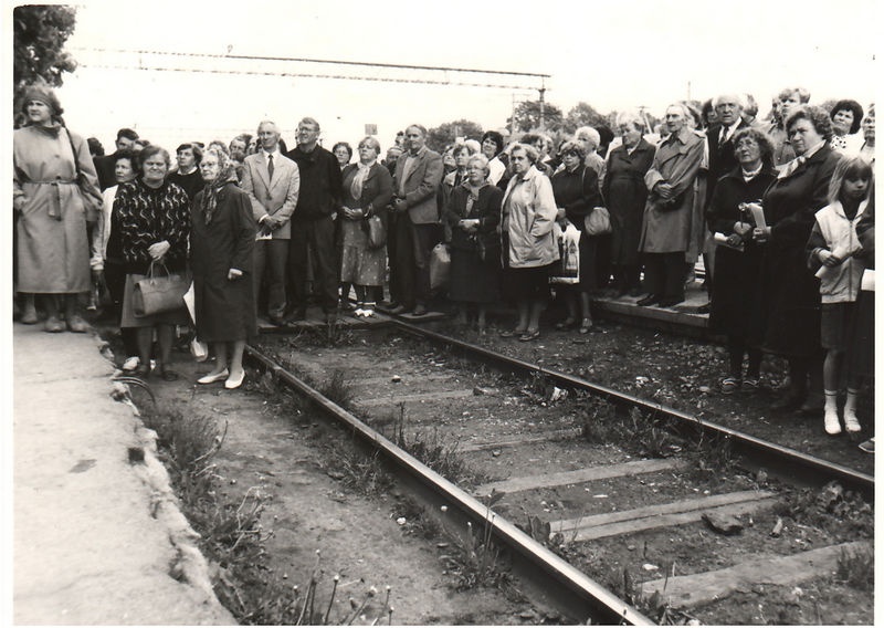 1941. ja 1949. aasta massiküüditamiste mälestustahvli avamine Keila jaamahoonel