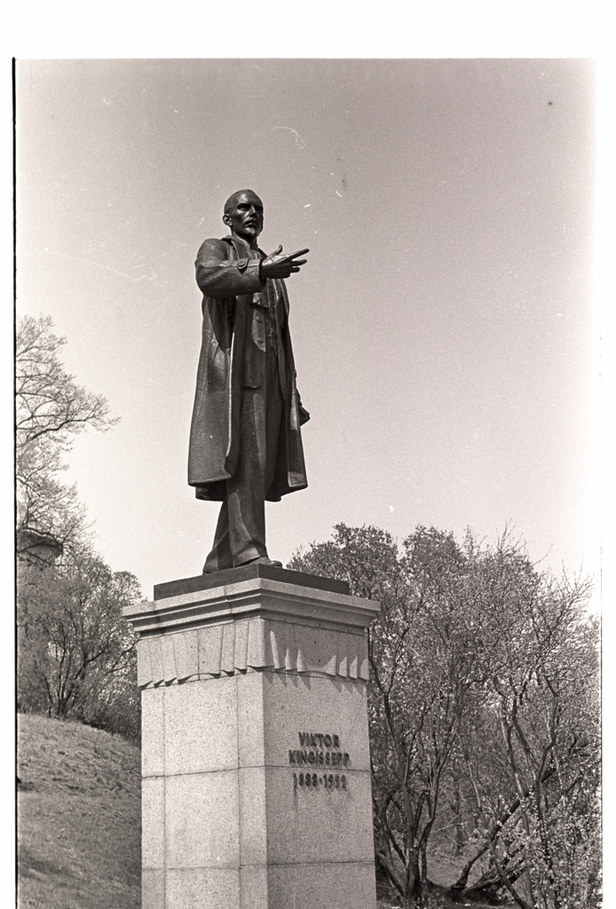 V. Kingissepa monument