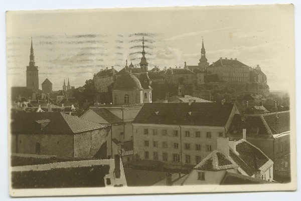 Tallinn, vaade Toompeale kirdest, esiplaanil Issandamuutmise kirik.