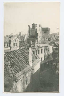 Vaade purustatud katustele.  similar photo