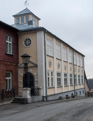Koolimaja Viljandis, vaade juurdeehitusele. Arhitektid Erich von Wolffeldt, Aleksander Nürnberg rephoto