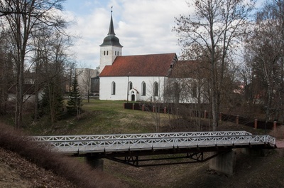 foto albumis, Viljandi, lossimäed, Varese sild, eemal Jaani kirik, u 1930, foto J. Riet rephoto
