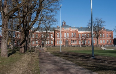 fotopostkaart, Viljandi, Uueveski tee 1, maagümnaasium, park, u 1925, foto J. Riet rephoto