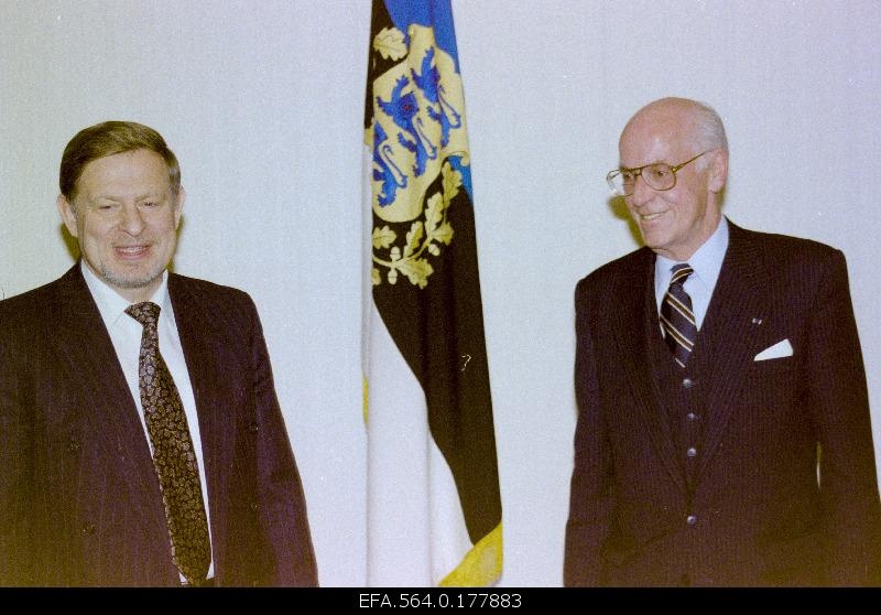 Ambassador of the Federal Republic of Germany to Estonia, on handing the mandates of Berndt Mützelburg to President Lennart Mer.