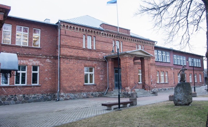 foto albumis, Viljandi, põlluseltsi maja, Jakobsoni tn, u 1910, foto J. Riet rephoto